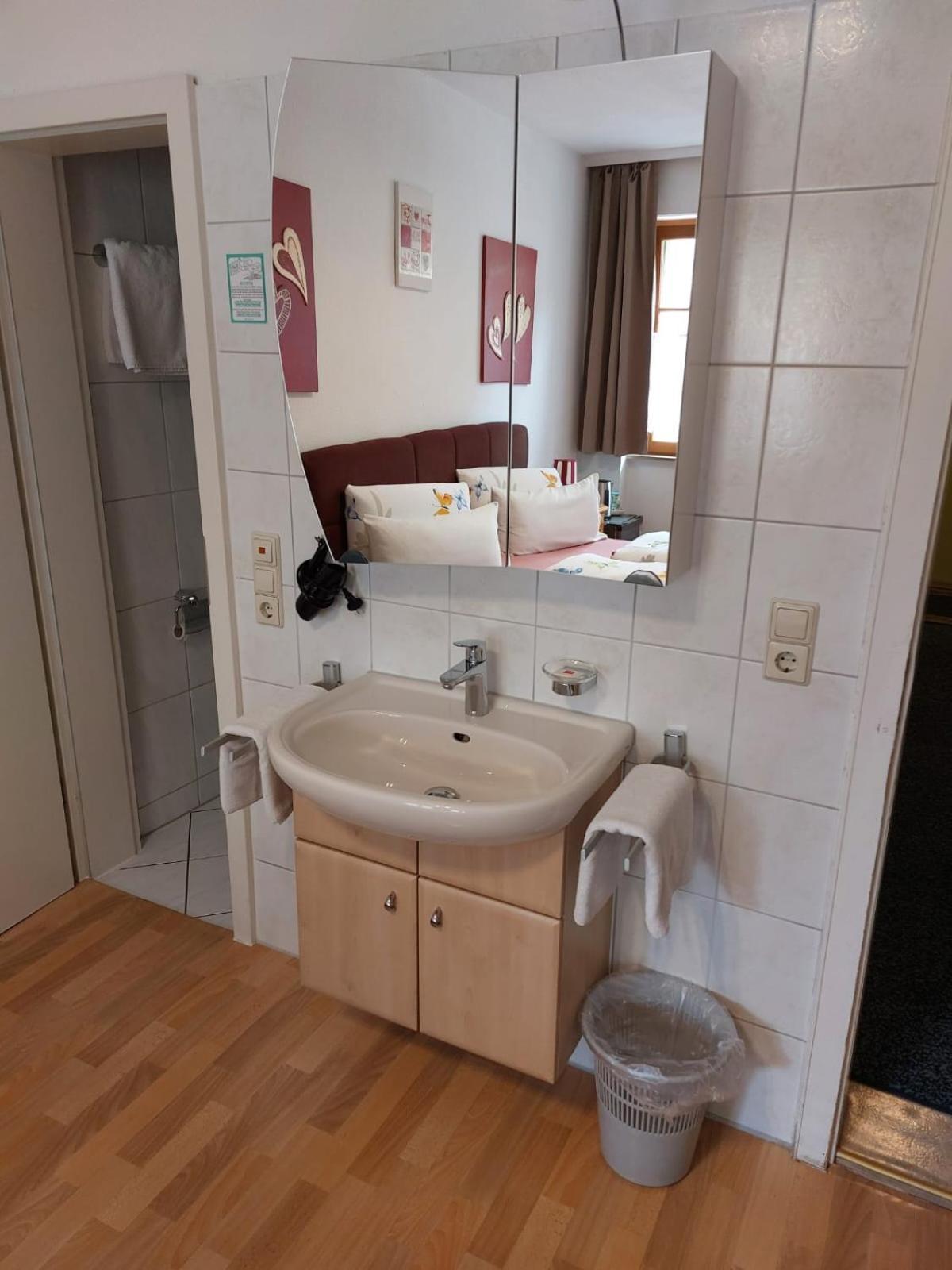 Schwabenstuben Doppelzimmer Meersburg Esterno foto